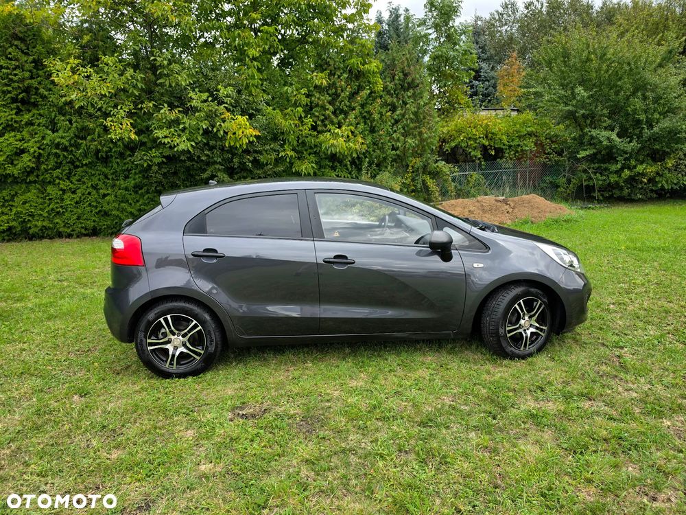 Kia Rio 1.2 Fifa World Cup Edition - 19