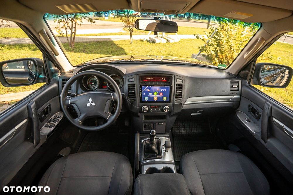 Mitsubishi Pajero 3.2 DI-D Invite - 17