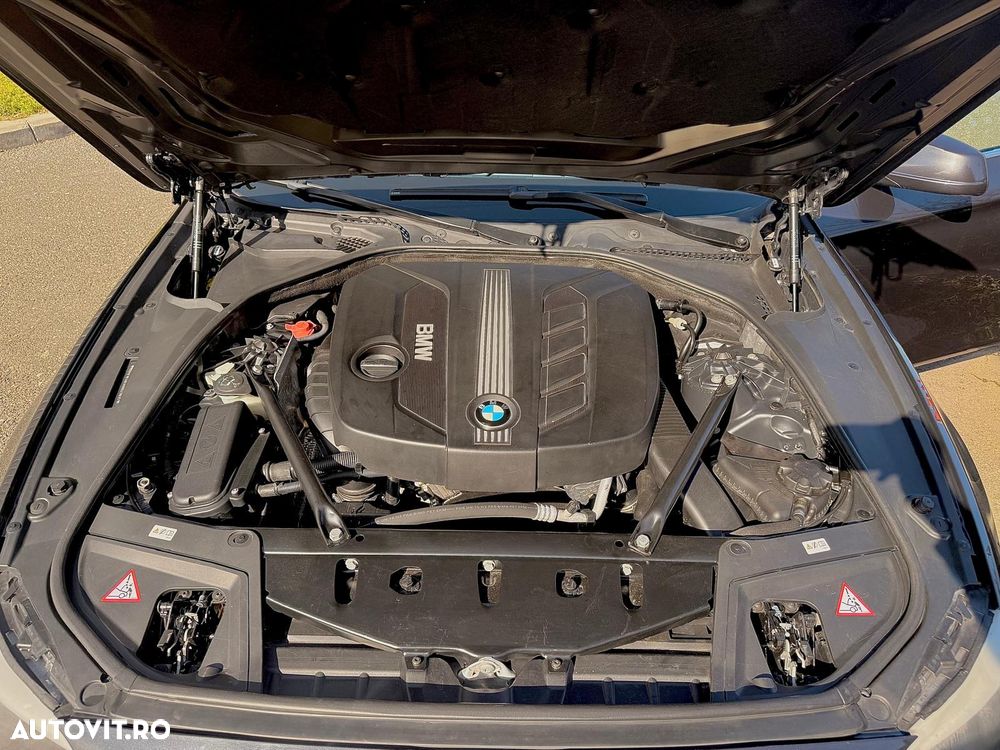 BMW Seria 5 520d Aut. - 11