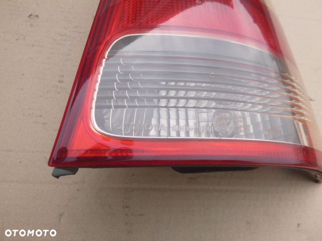 LAMPA PRAWY TYŁ PRAWA TYLNA TOYOTA COROLLA E12 KOMBI - 5