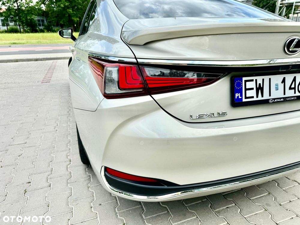 Lexus ES 300h Prestige - 20