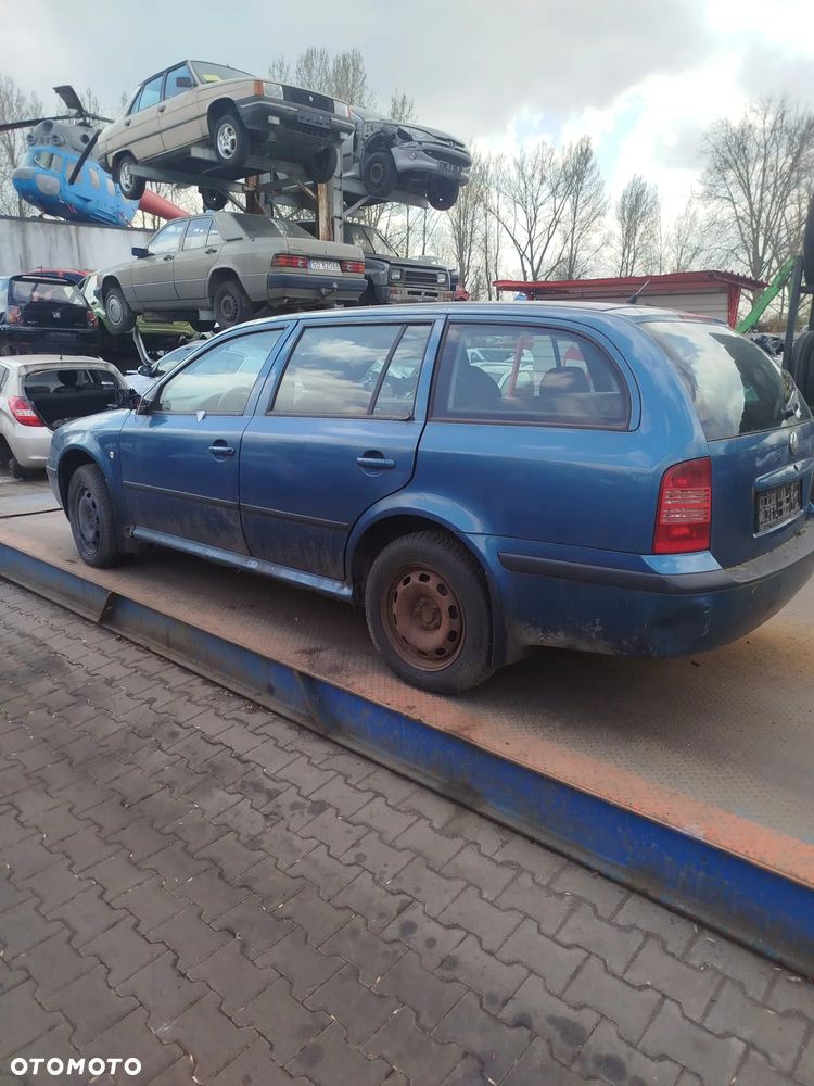 Skoda Octavia 1 na części - 7