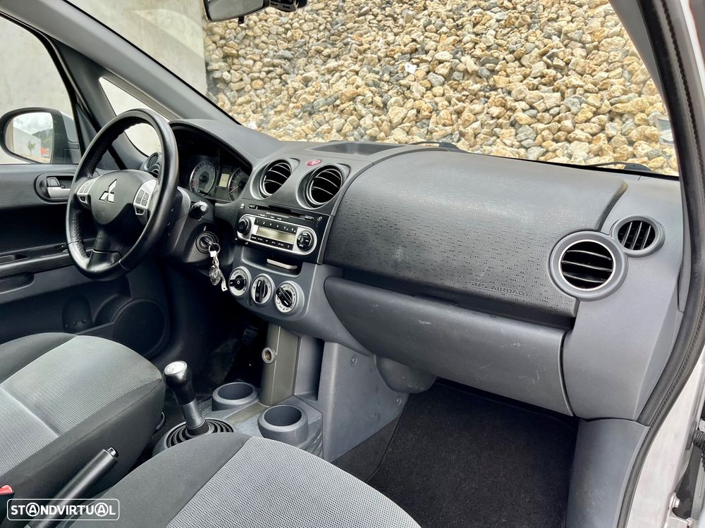 Mitsubishi Colt - 27