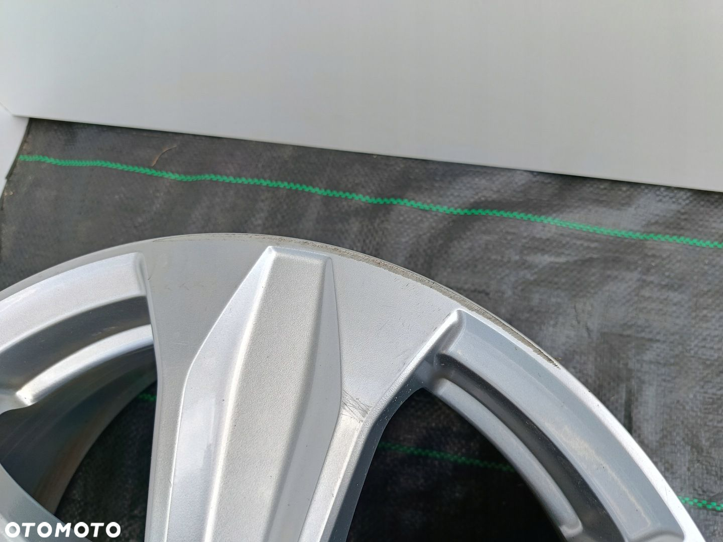 FELGA ALUMINIOWA DACIA OE 6.5x16 ET45 4X100 403009186R - 9