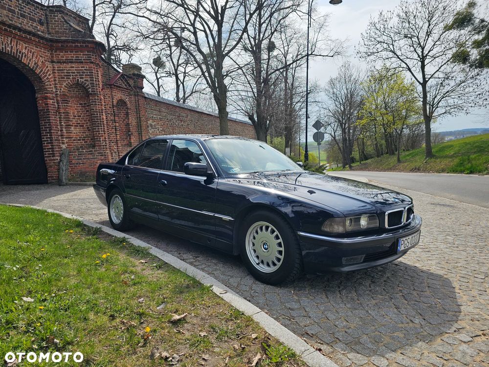 BMW Seria 7 728i L - 1