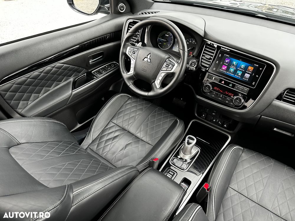 Mitsubishi Outlander 2.4 4WD Top - 20