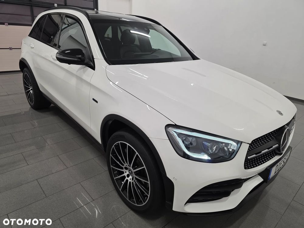Mercedes-Benz GLC 300 de 4Matic 9G-TRONIC AMG Line Plus - 32