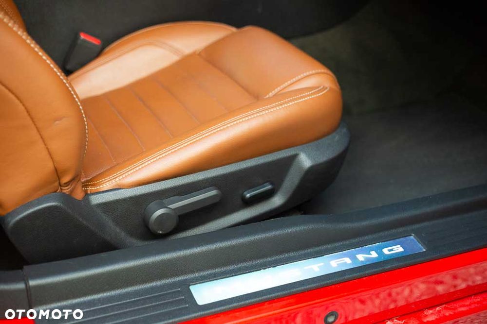 Ford Mustang 3.7 V6 Premium - 24
