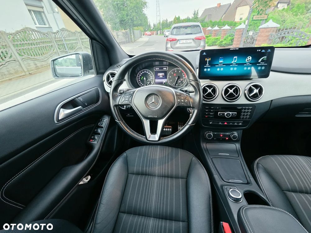 Mercedes-Benz Klasa B 180 7G-DCT AMG Line - 8