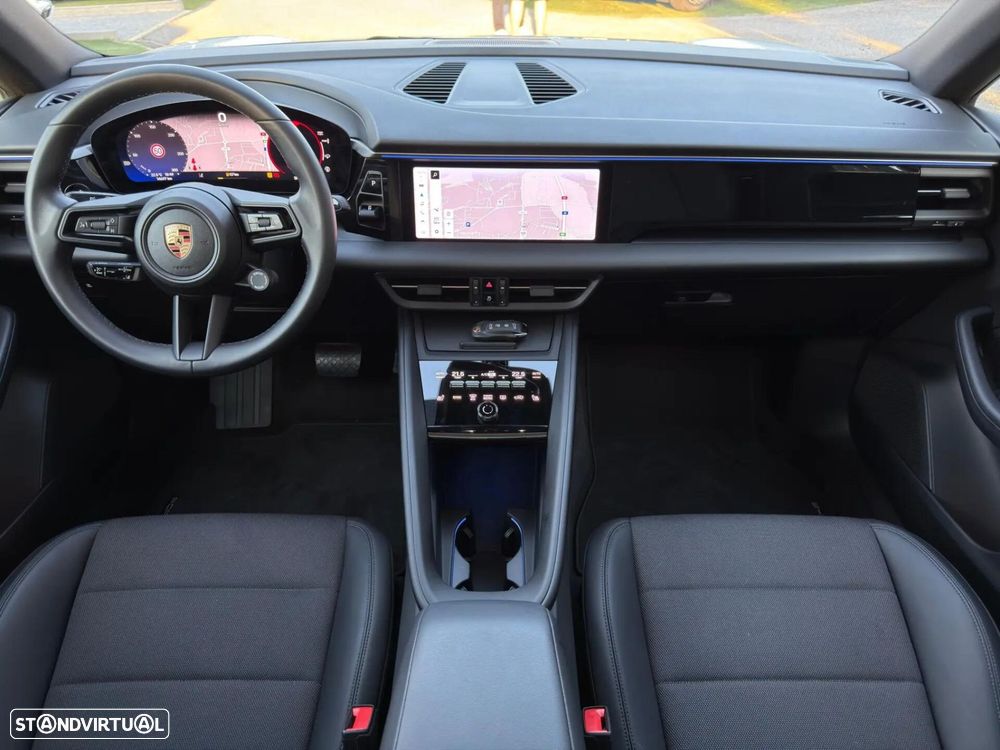 Porsche Macan Electric 4 - 33