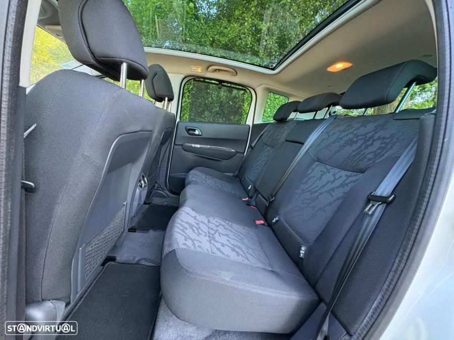 Peugeot 3008 1.6 HDi Executive - 24