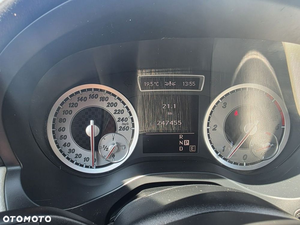 Mercedes-Benz Klasa A 180 CDI (BlueEFFICIENCY) 7G-DCT - 16