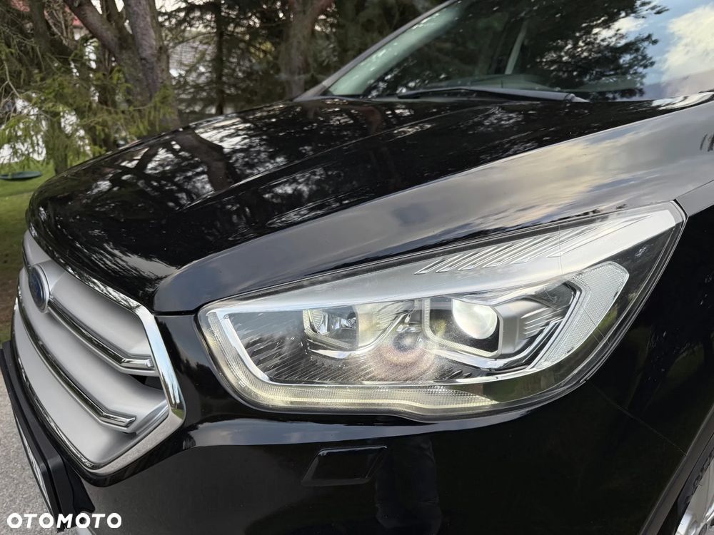 Ford Kuga 1.5 EcoBoost 2x4 Titanium - 36