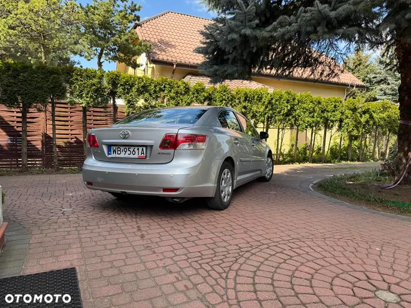 Toyota Avensis 1.8 Luna - 5