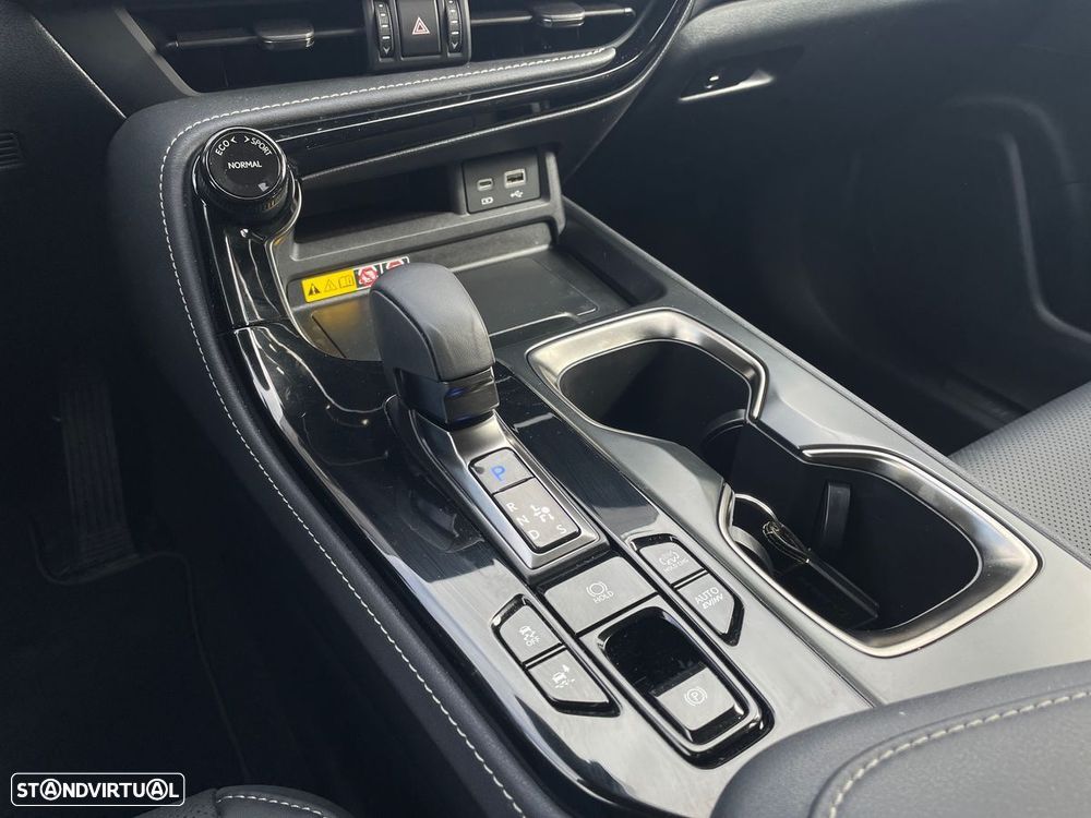 Lexus NX 450h+ Executive - 31