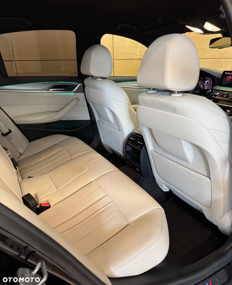 BMW Seria 5 520d xDrive M Sport sport - 10