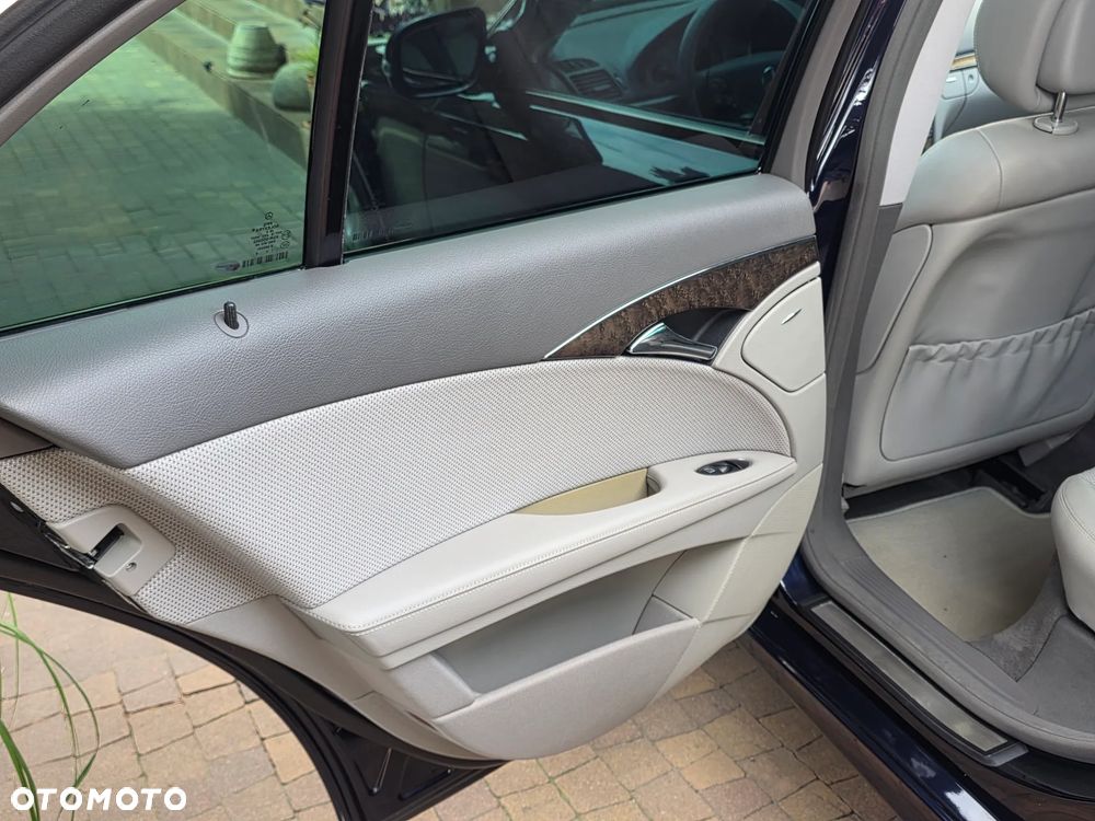 Mercedes-Benz Klasa E 350 4Matic Automatik Avantgarde - 28