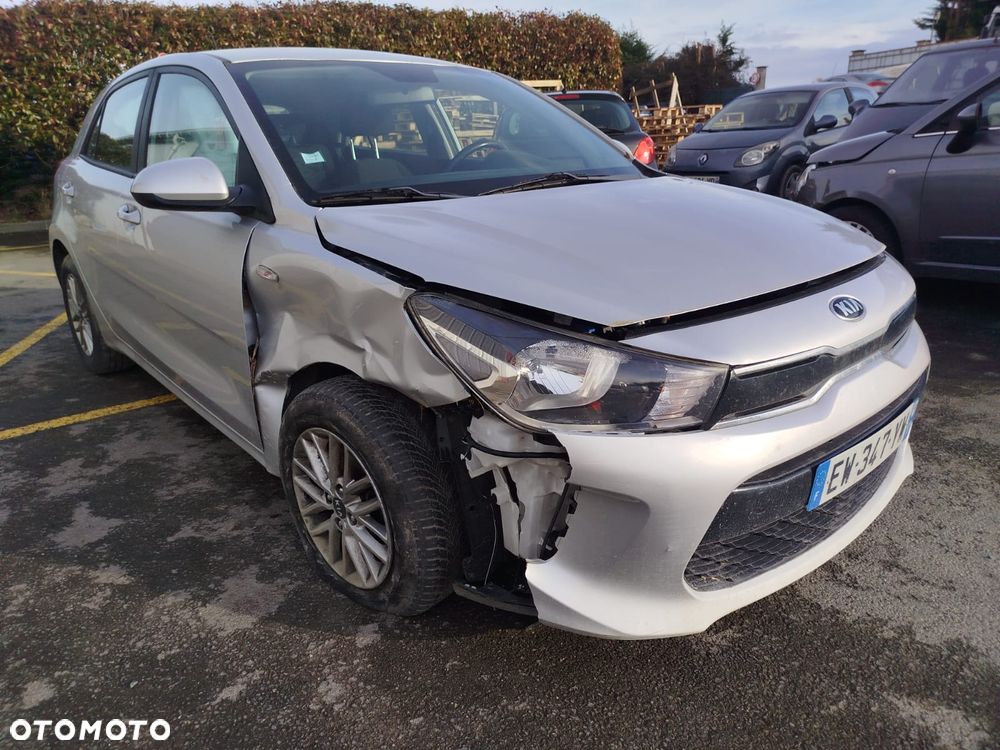 Kia Rio - 2