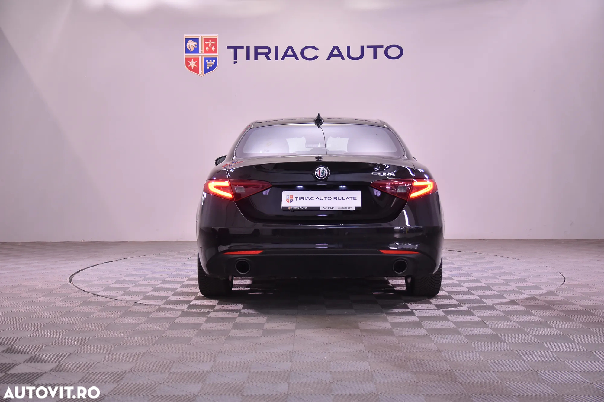 Alfa Romeo Giulia 2.0 Turbo 16V AT8-Q4 Ti - 4