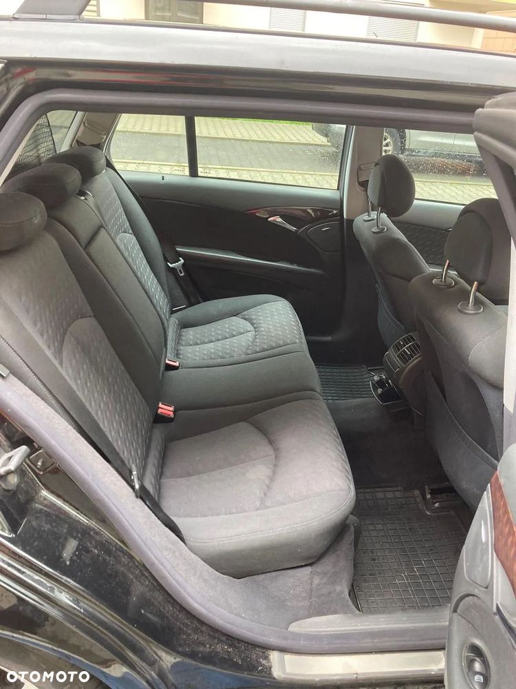 Mercedes-Benz Klasa E 220 CDI T Classic - 3