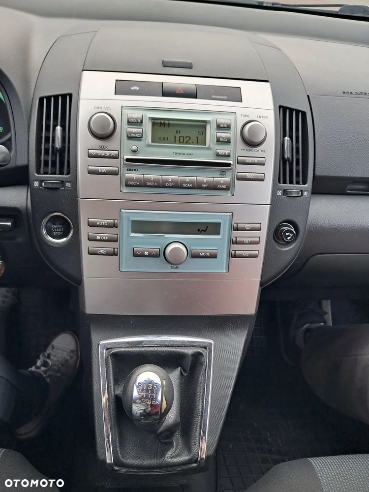 Toyota Verso - 8