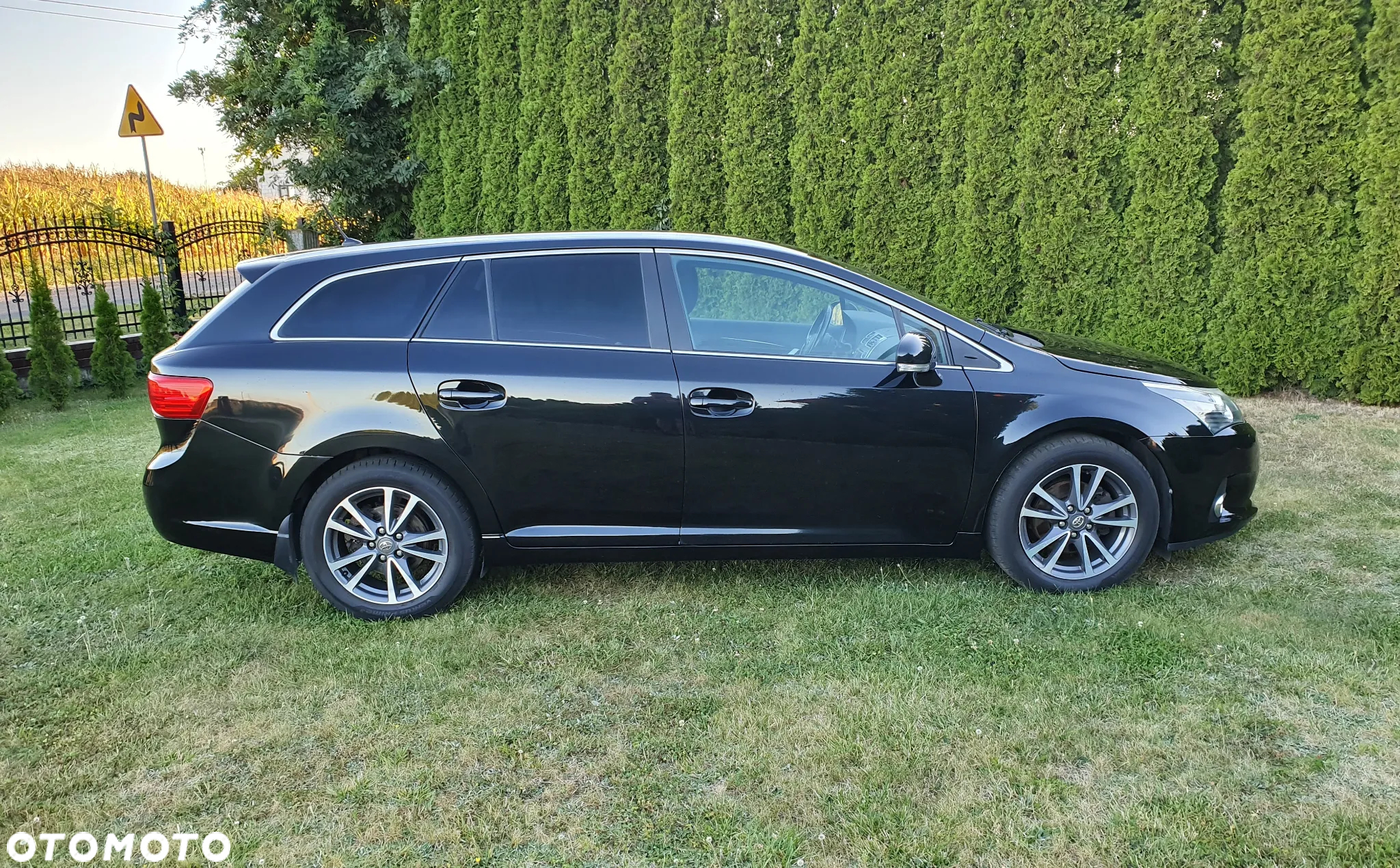 Toyota Avensis Combi 1.8 Multidrive S Executive - 8