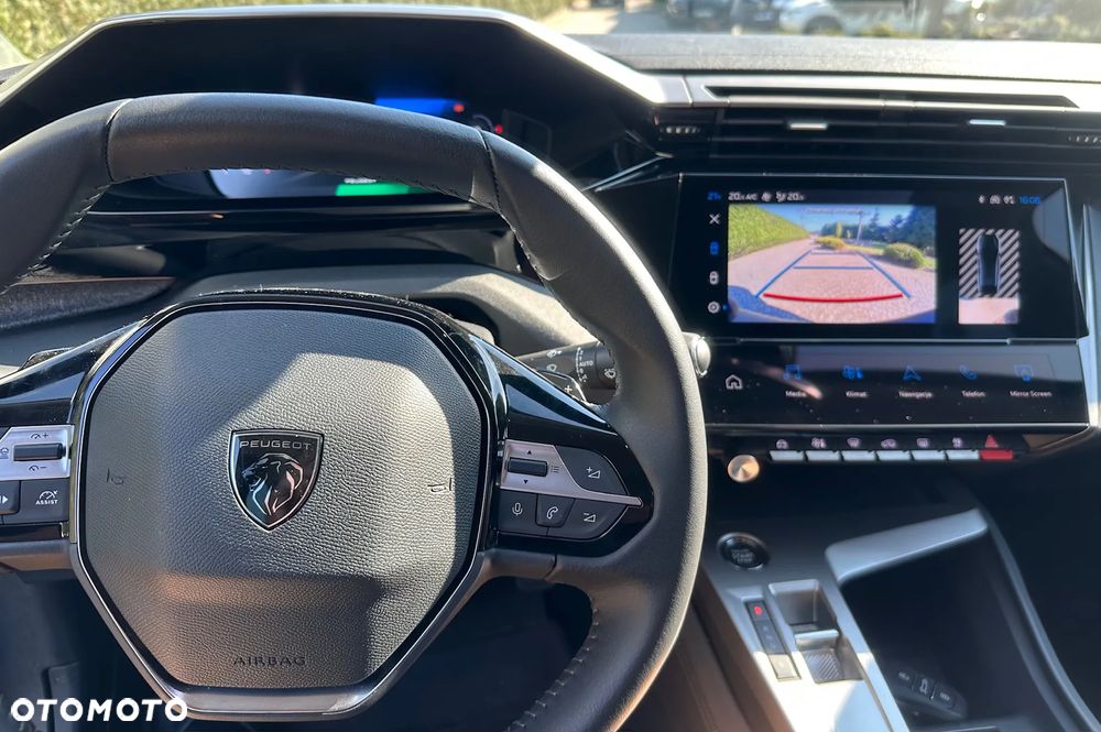 Peugeot 408 1.6 Plug-In Hybrid 180 Allure Pack EAT8 - 12
