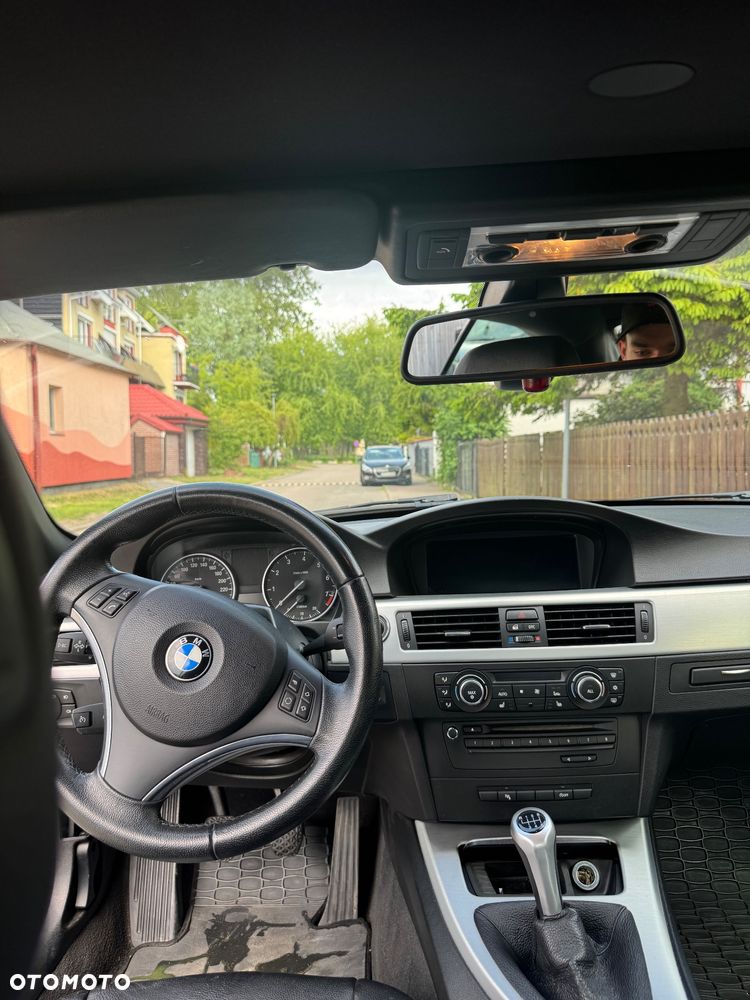 BMW Seria 3 320i - 8
