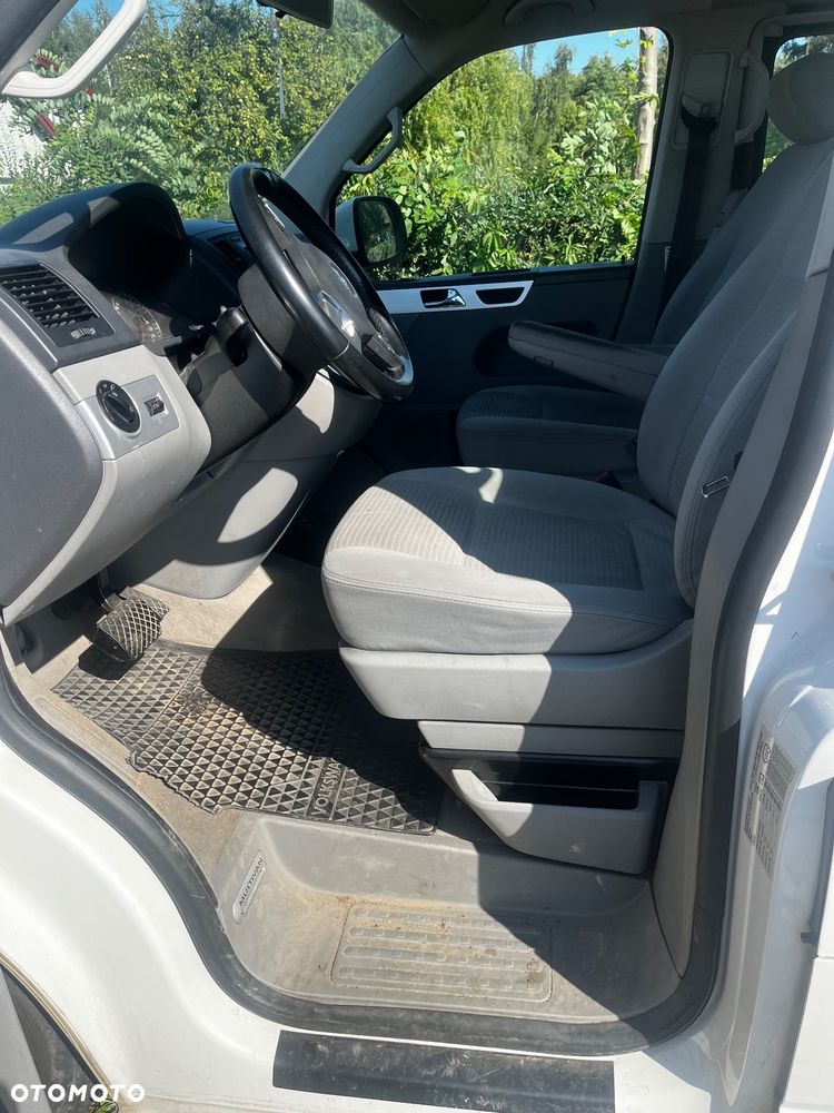 Volkswagen Multivan - 10