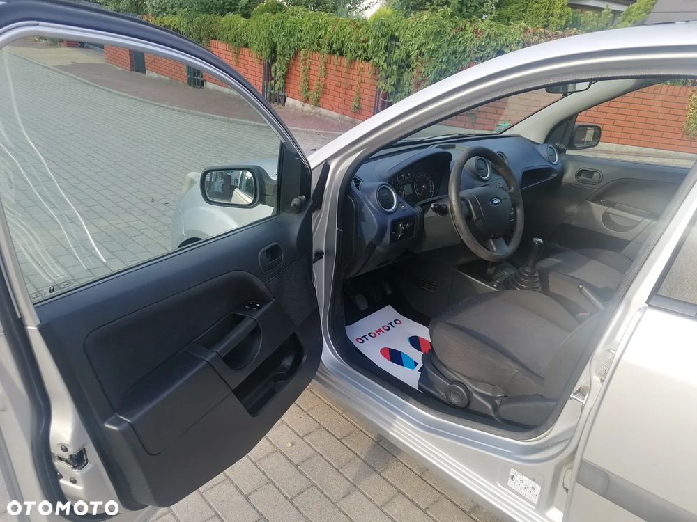 Ford Fiesta - 12