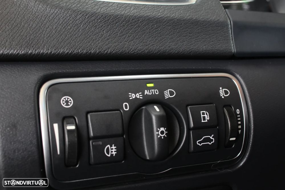 Volvo V60 1.6 D2 Momentum Eco Powershift - 28