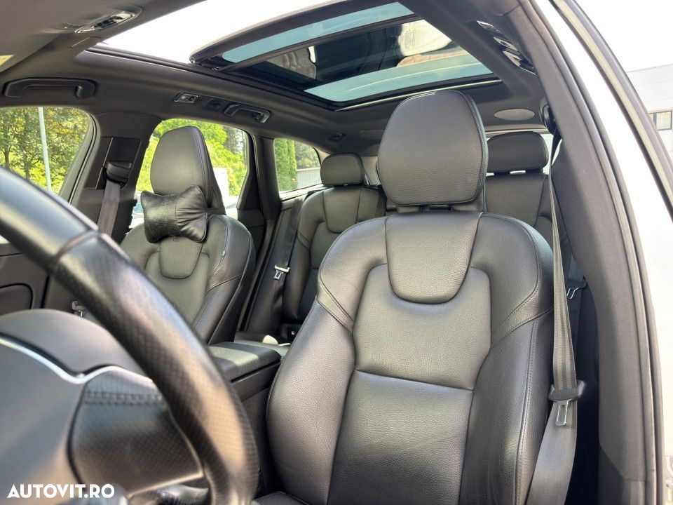 Volvo XC 60 B5 AWD Momentum Pro - 13