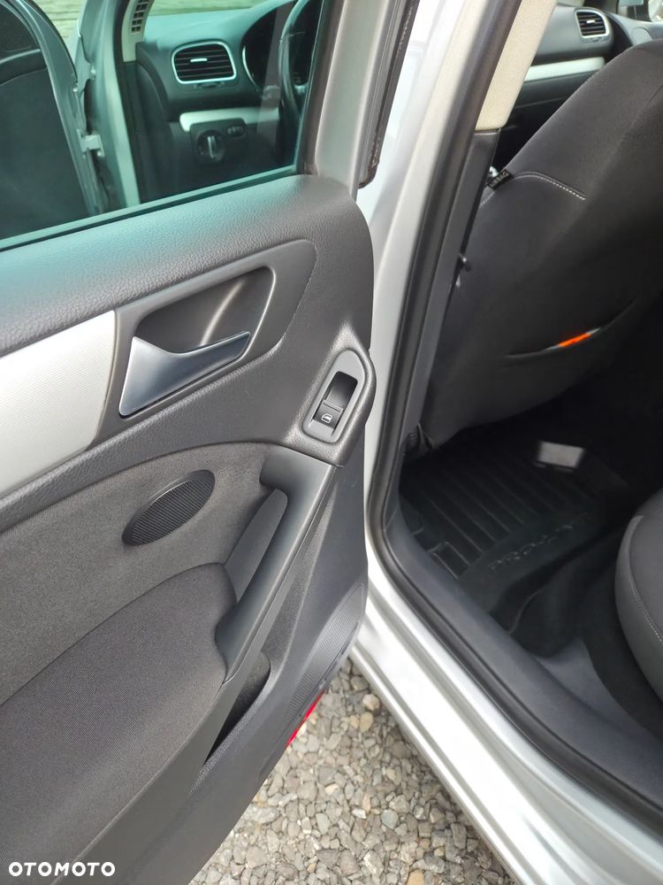 Volkswagen Golf 1.6 TDI DPF Comfortline - 15