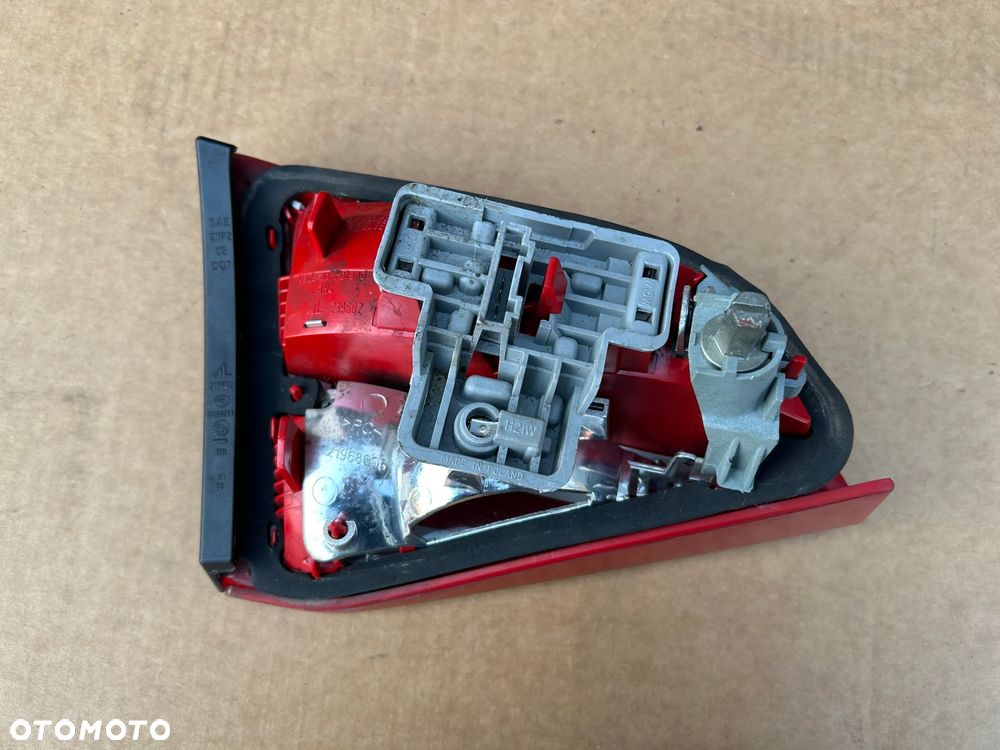 lampa prawa tylna tył klapy audi a4 b8 avant 21968002 - 2