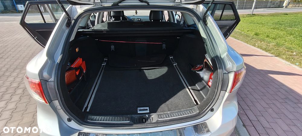 Toyota Avensis 2.0 Sol plus - 9