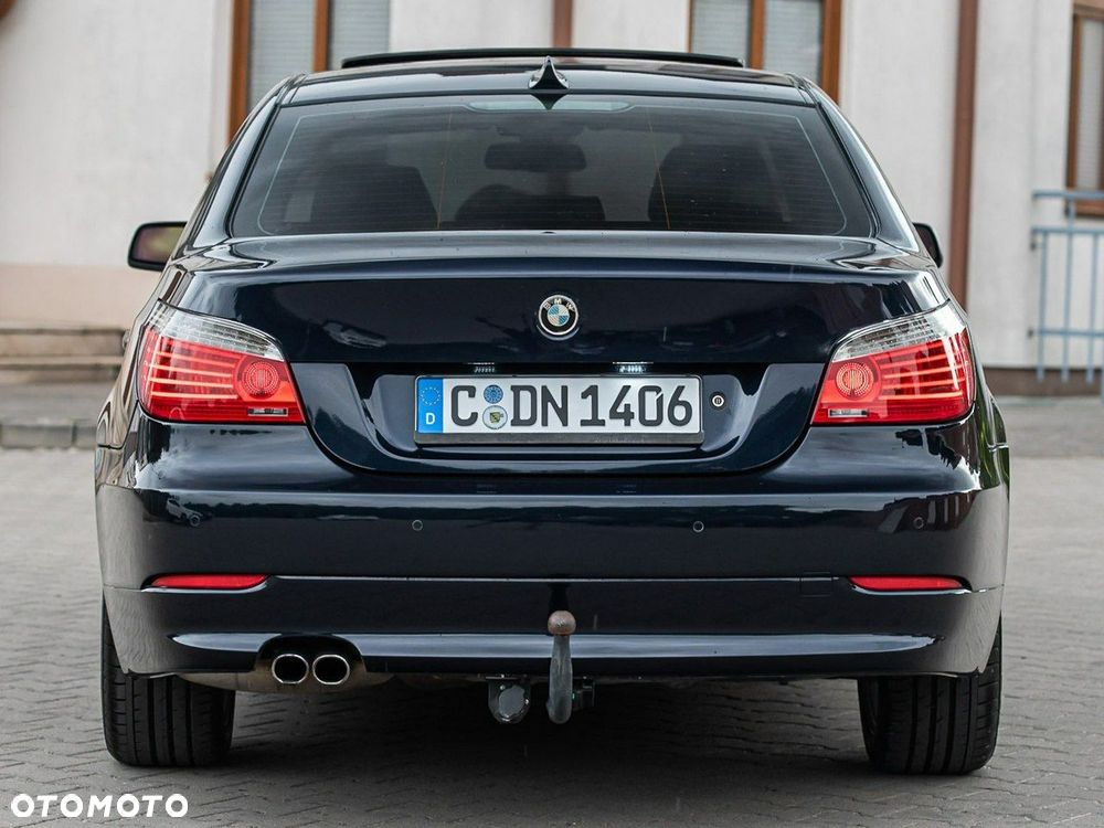 BMW Seria 5 523i Edition Sport - 16