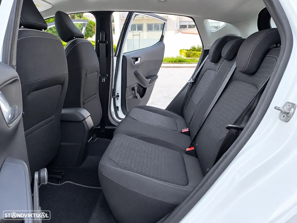 Ford Fiesta 1.5 TDCi Titanium - 38