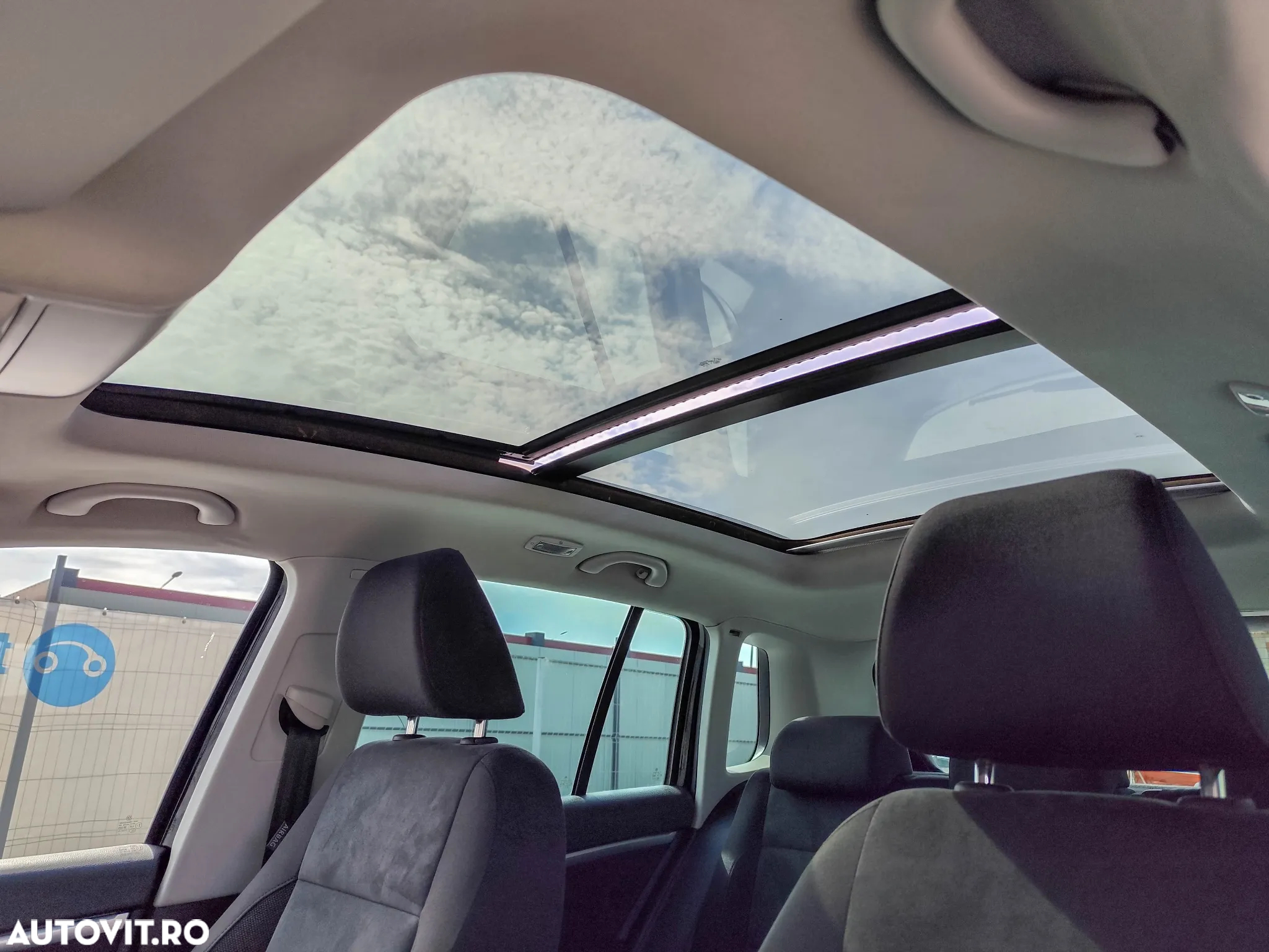 Volkswagen Tiguan 2.0 TDI 4Motion DSG Sport & Style - 31