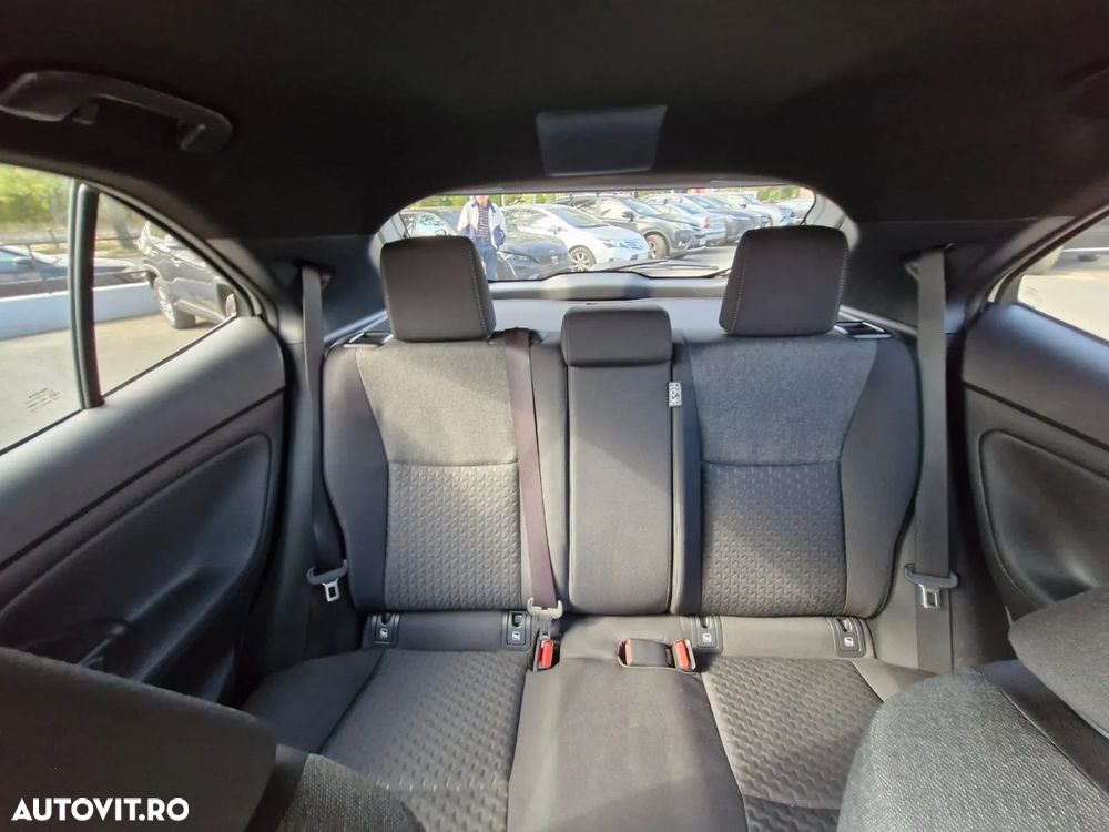 Toyota Yaris Cross 1.5 VVT-i HSD 4x2 Dynamic - 12