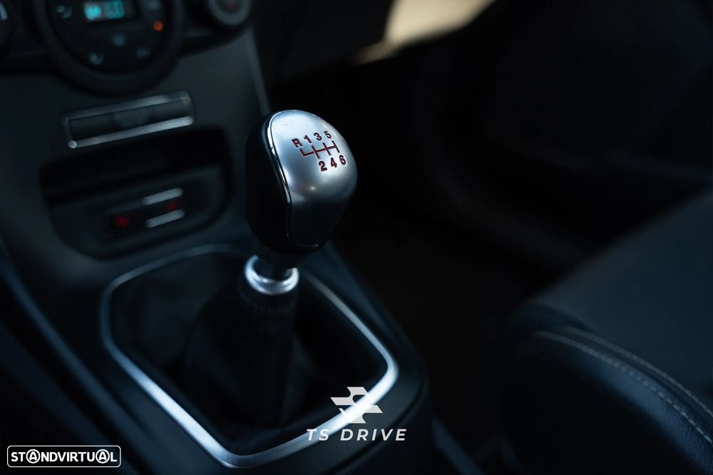 Ford Fiesta 1.6 EcoBoost ST - 13