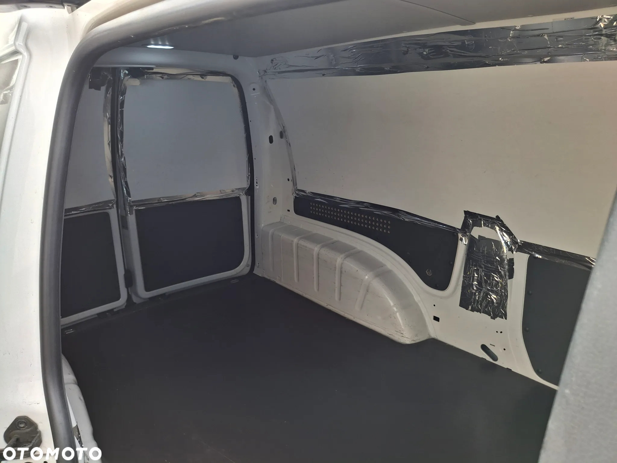 Volkswagen Caddy - 19
