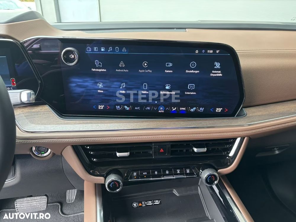 Chevrolet Suburban - 19