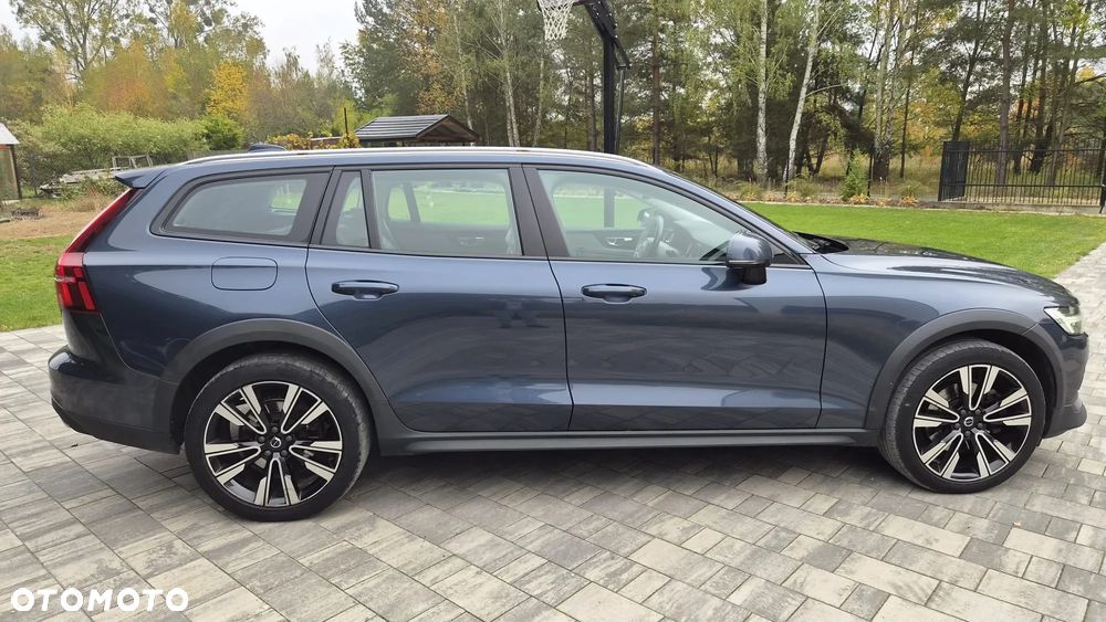 Volvo V60 Cross Country 2020 photo 5