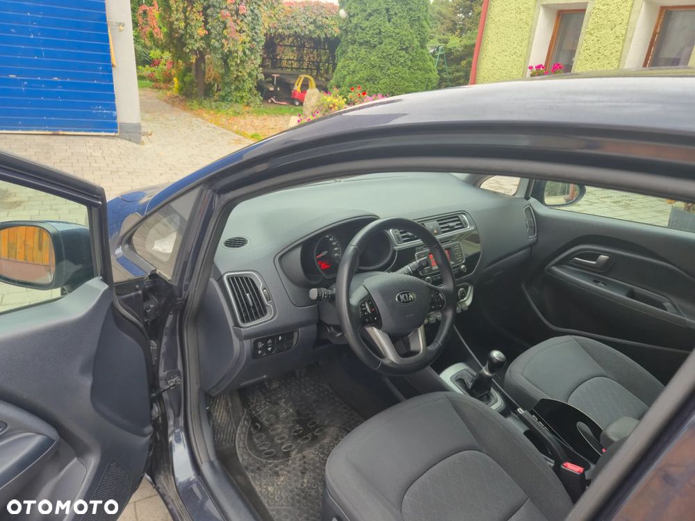 Kia Rio 1.2 Attract - 14