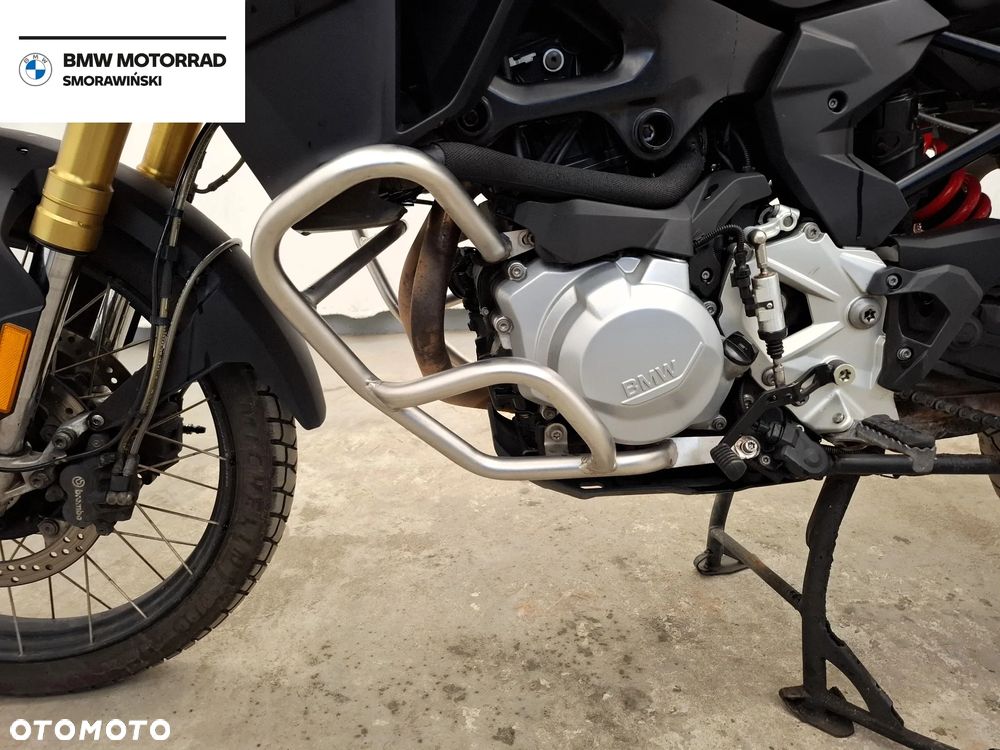 BMW F - 19