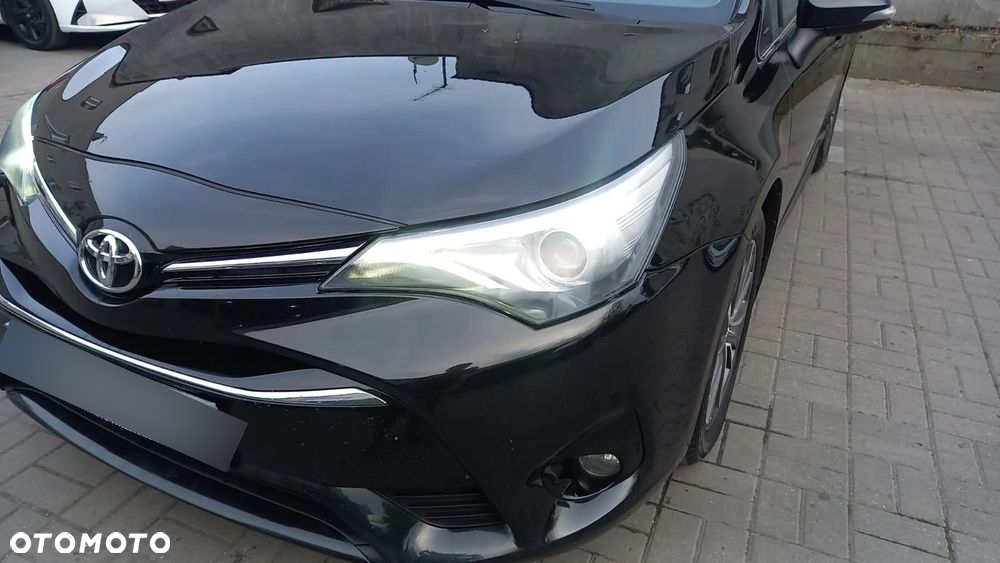 Toyota Avensis - 8