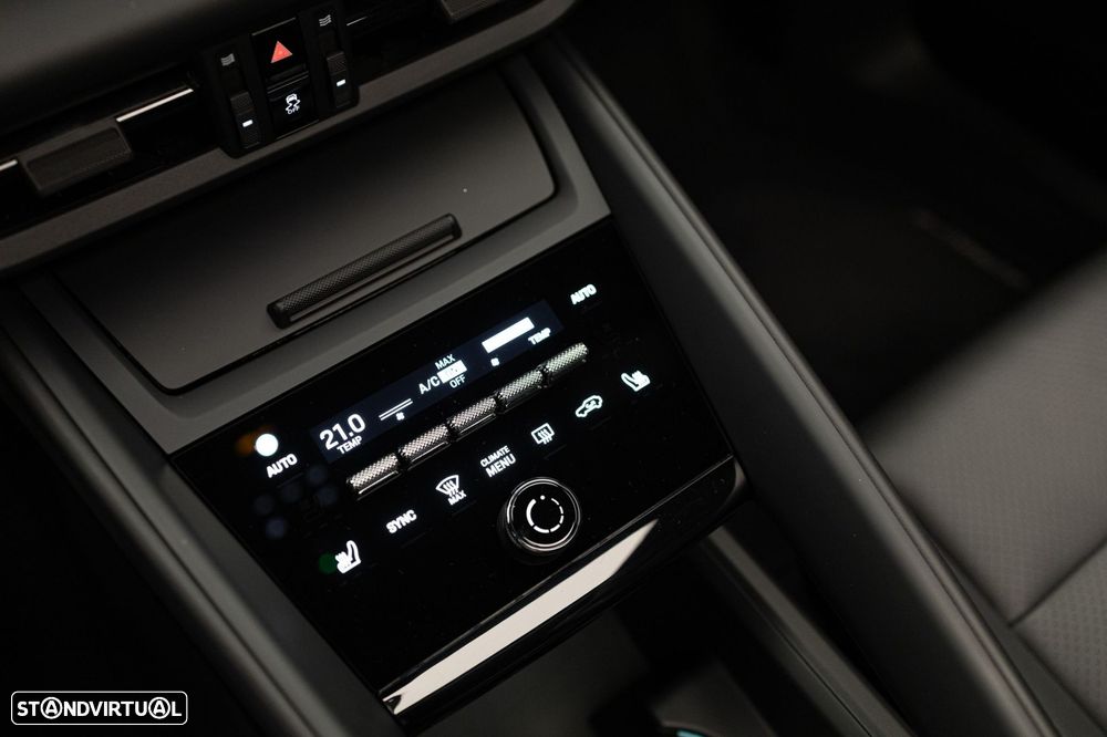 Porsche Macan Electric 4 - 14