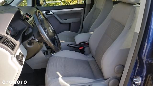 Volkswagen Touran 2.0 TDI DPF DSG Trendline - 6