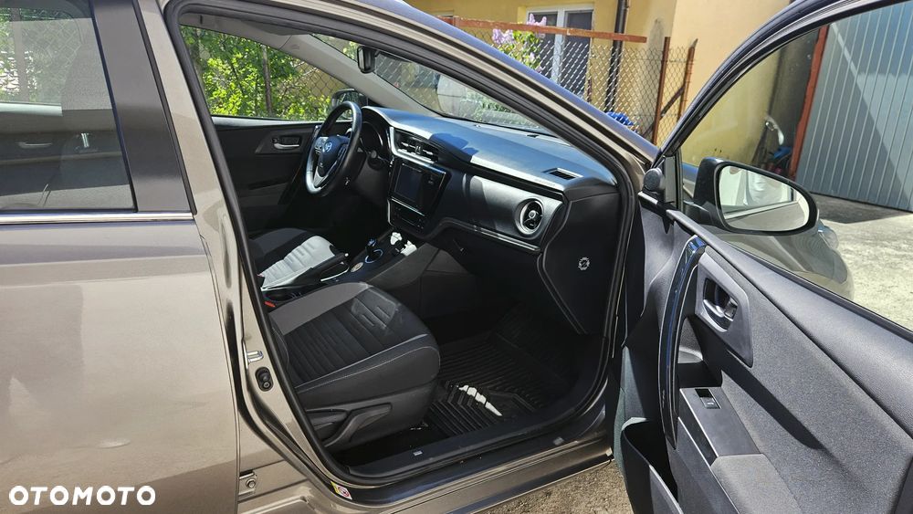 Toyota Auris Hybrid 135 Prestige - 12