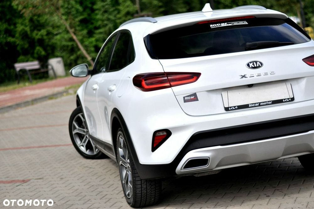 Kia XCeed 1.6 CRDi mHEV L - 32